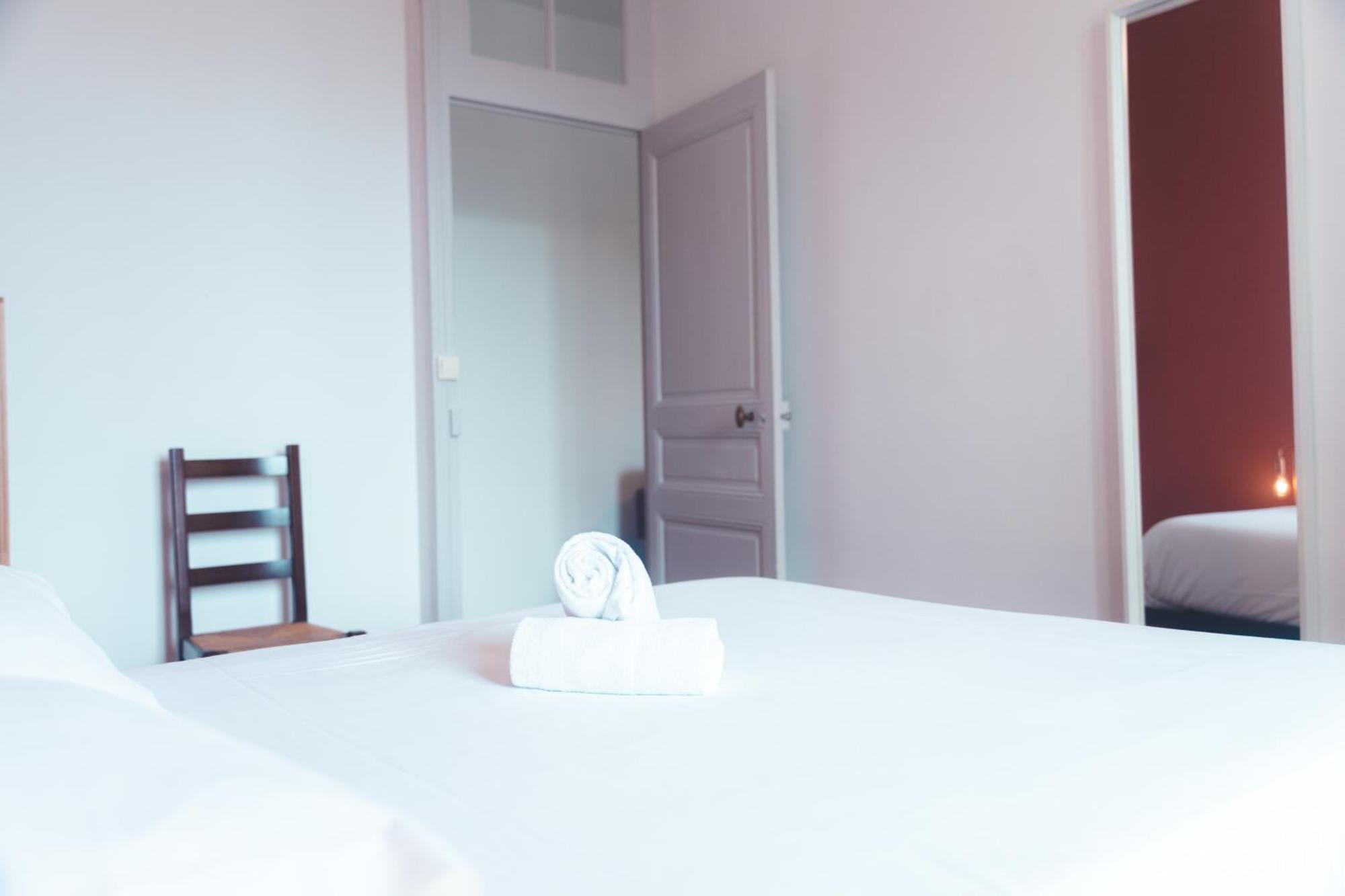 Le Ronsardien - Appartement Calme Et Confortable Tours Bagian luar foto